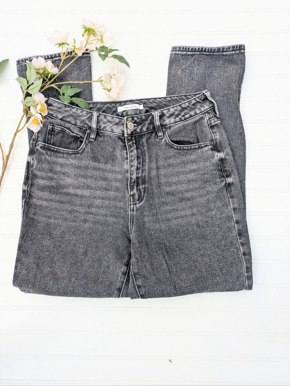 PacSun Vintage Black High Rise Mom Jean - Picture 2 of 6